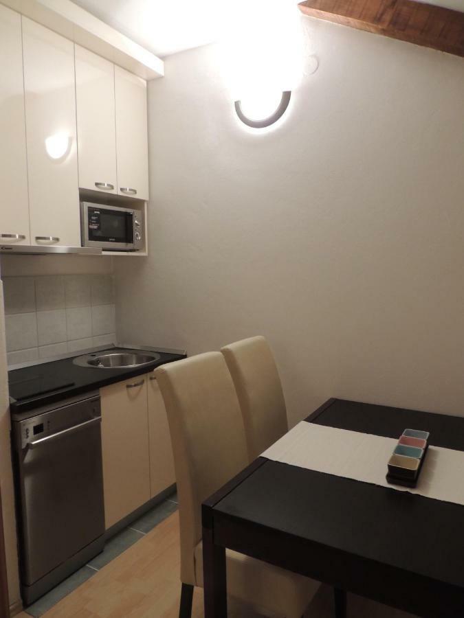 Apartments Villa Aurora Ražanac Esterno foto