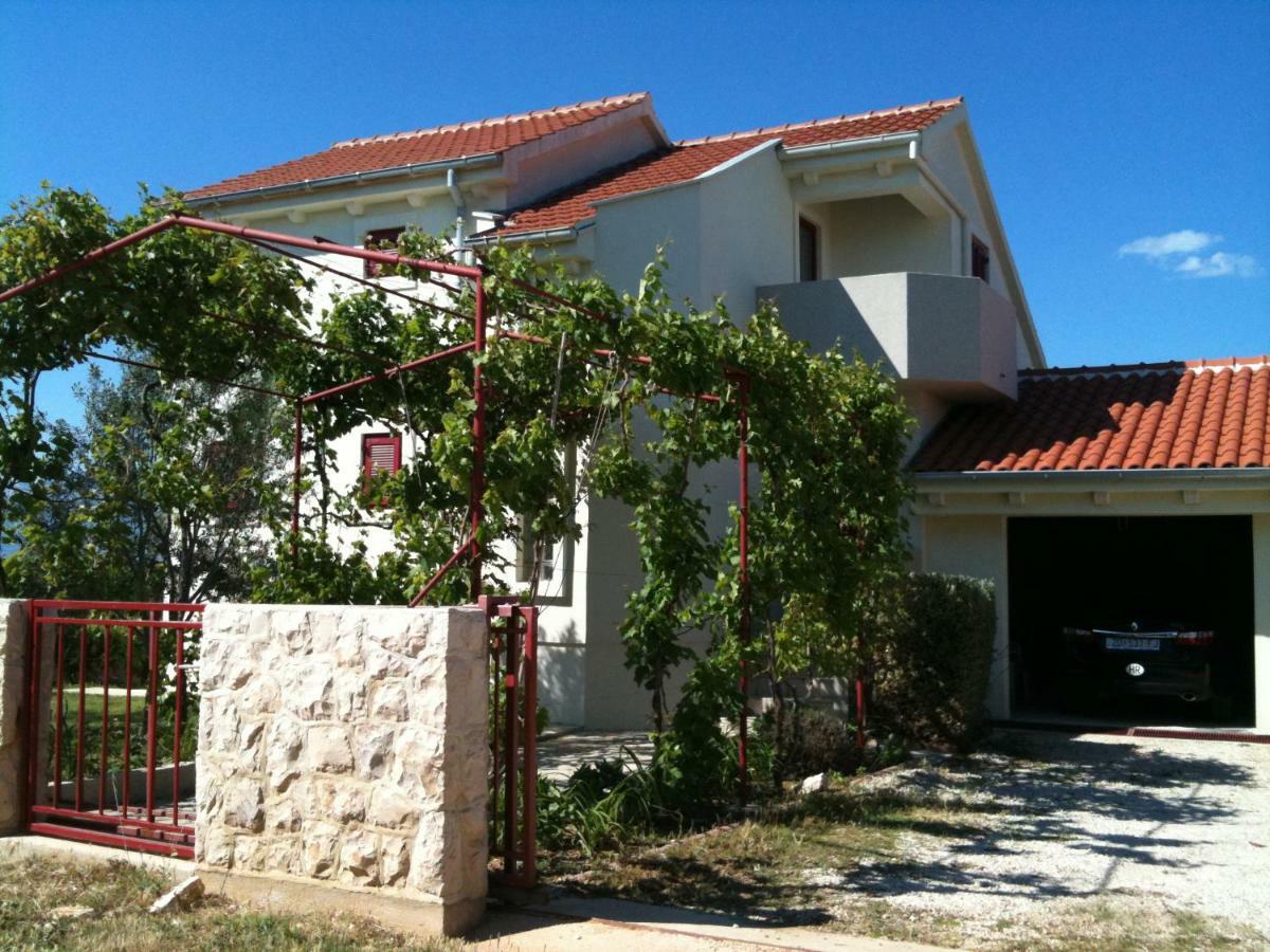 Apartments Villa Aurora Ražanac Esterno foto