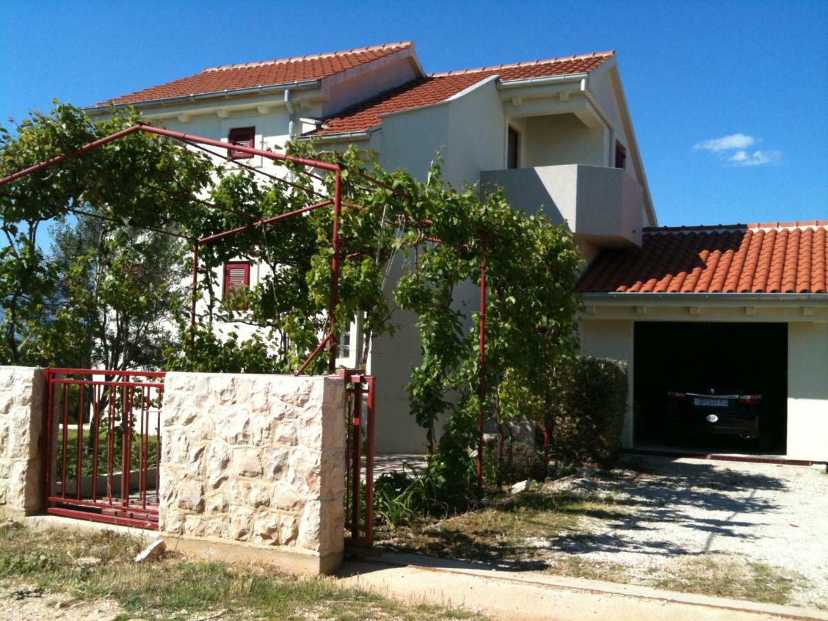 Apartments Villa Aurora Ražanac Esterno foto